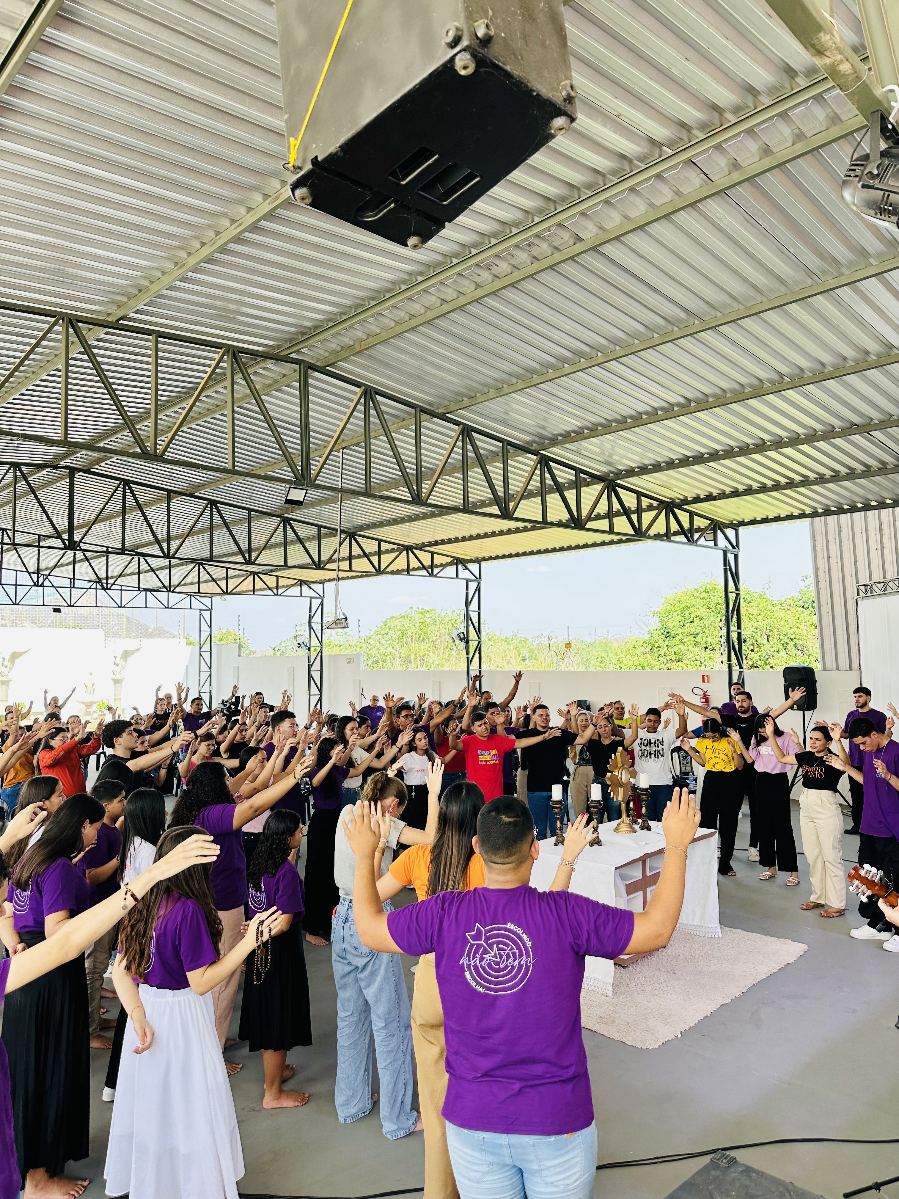 Momento de Louvor e Adoração